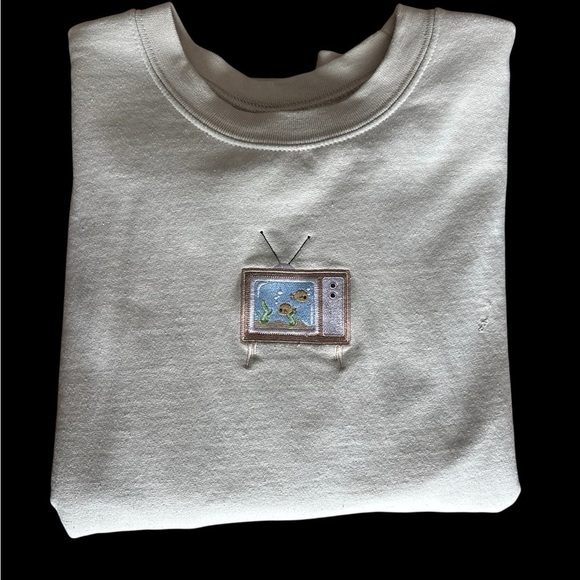 Gildan Tops - Cream/ Biege Sweatshirt with TV Fish Embroidery